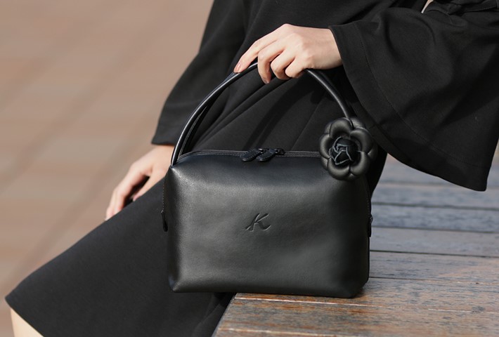 キタムラ＞コサージュ付きバッグで華やかに | 長崎浜屋 