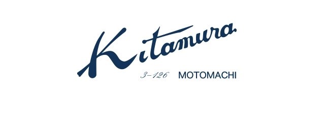 《キタムラ》３色のマルチカラーがポイントのお財布;